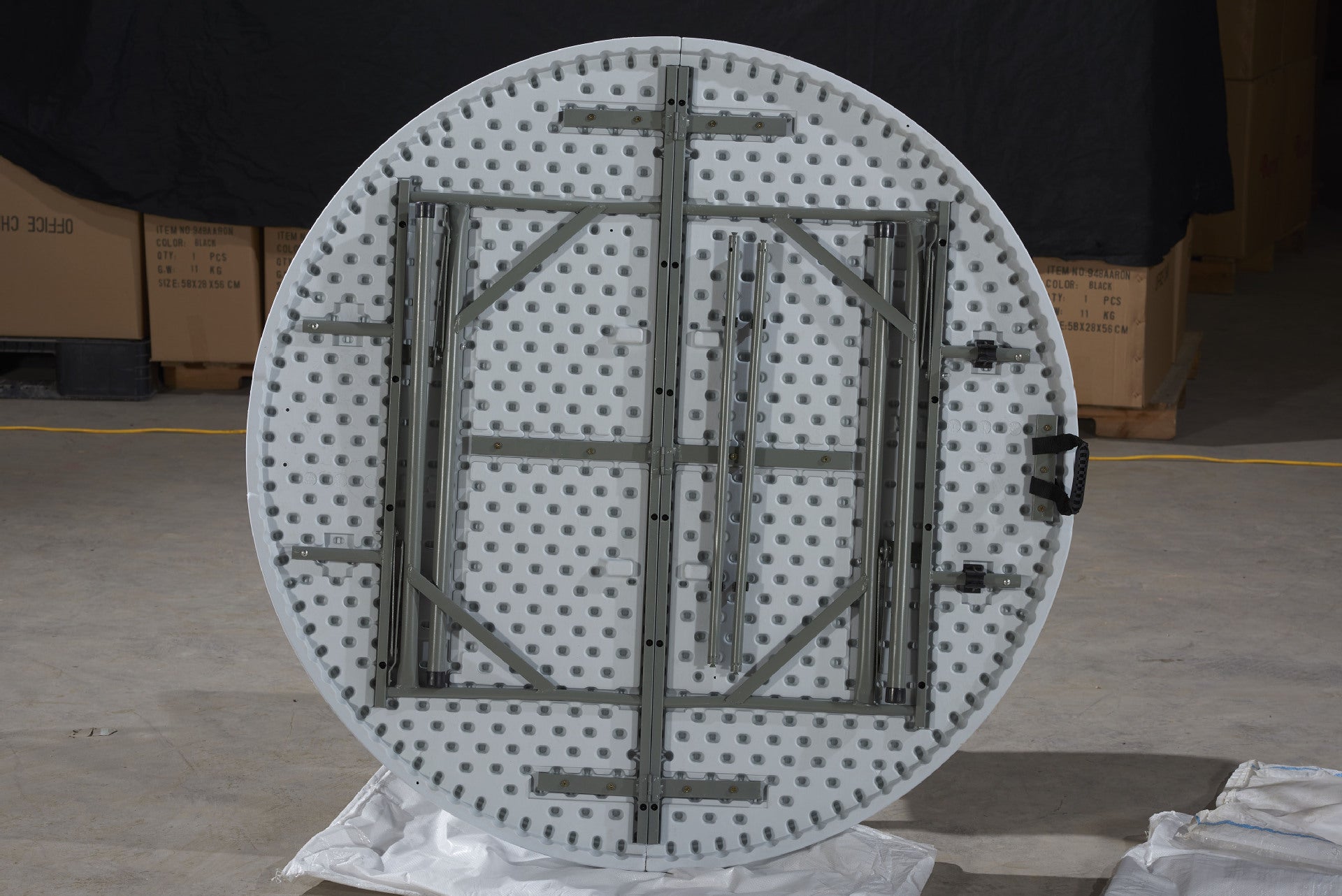 Lot de 5 tables rondes pliantes – 183 x 74 cm