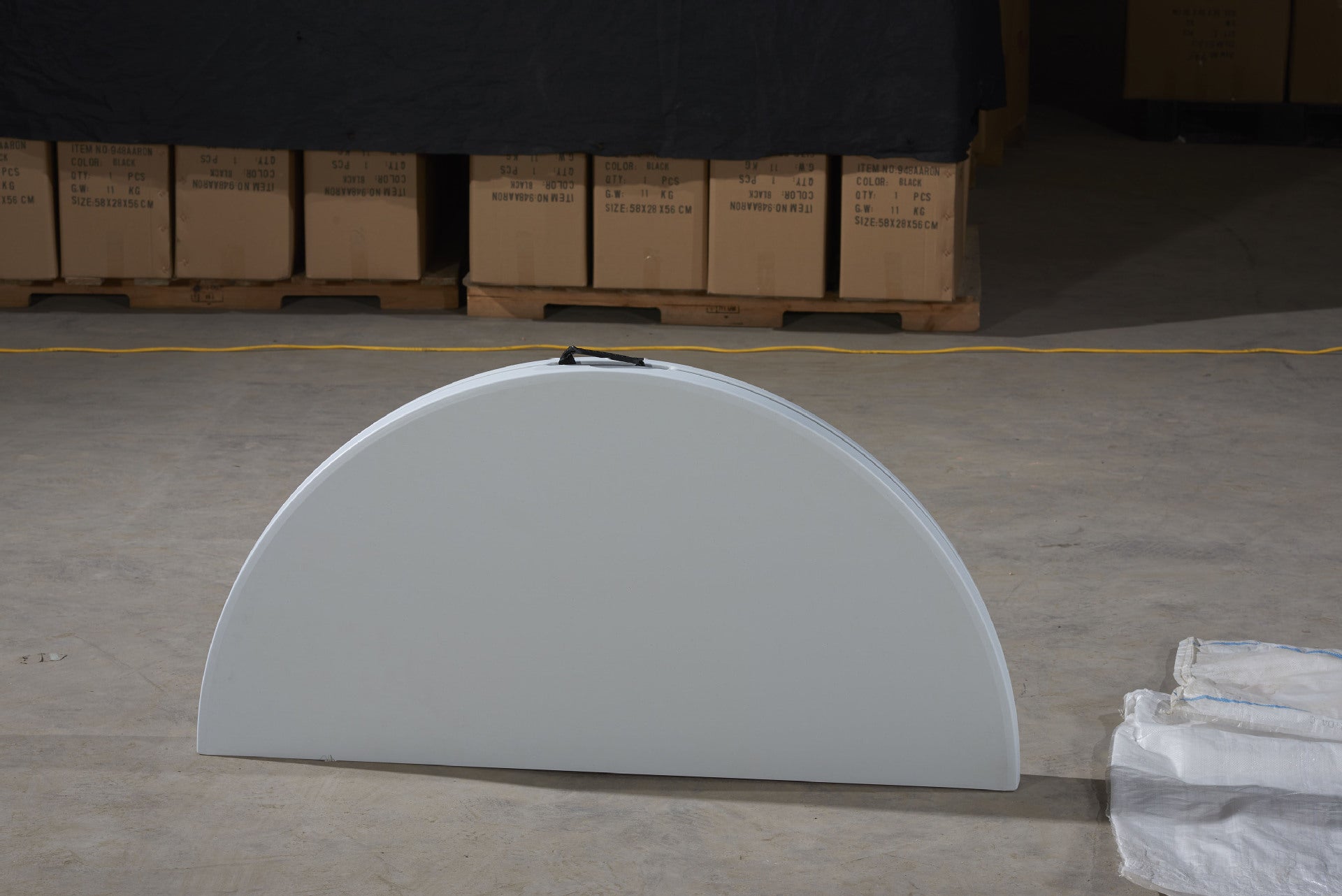 Lot de 5 tables rondes pliantes – 183 x 74 cm